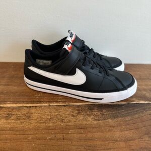 Nike Black and White Low-Top Shoes